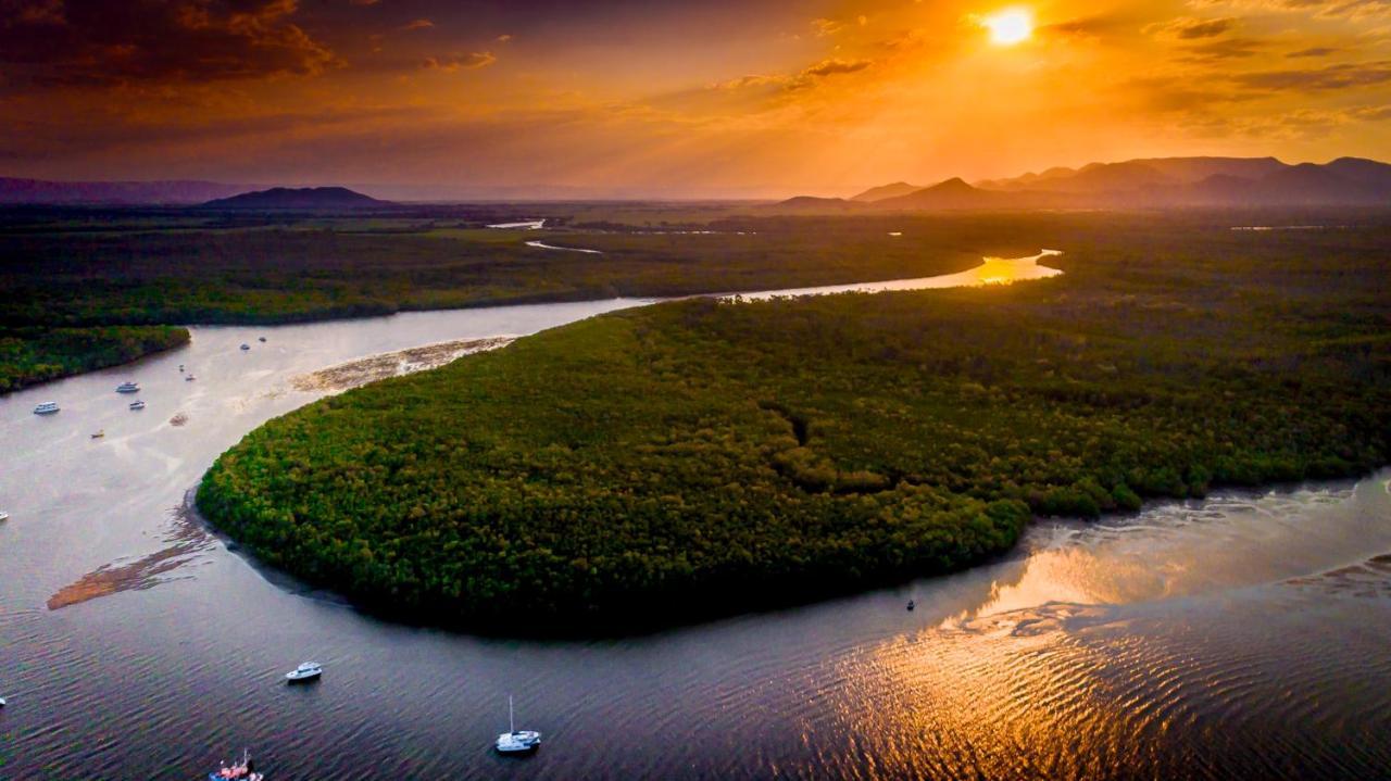 Lucinda Fishing Lodge Ngoại thất bức ảnh