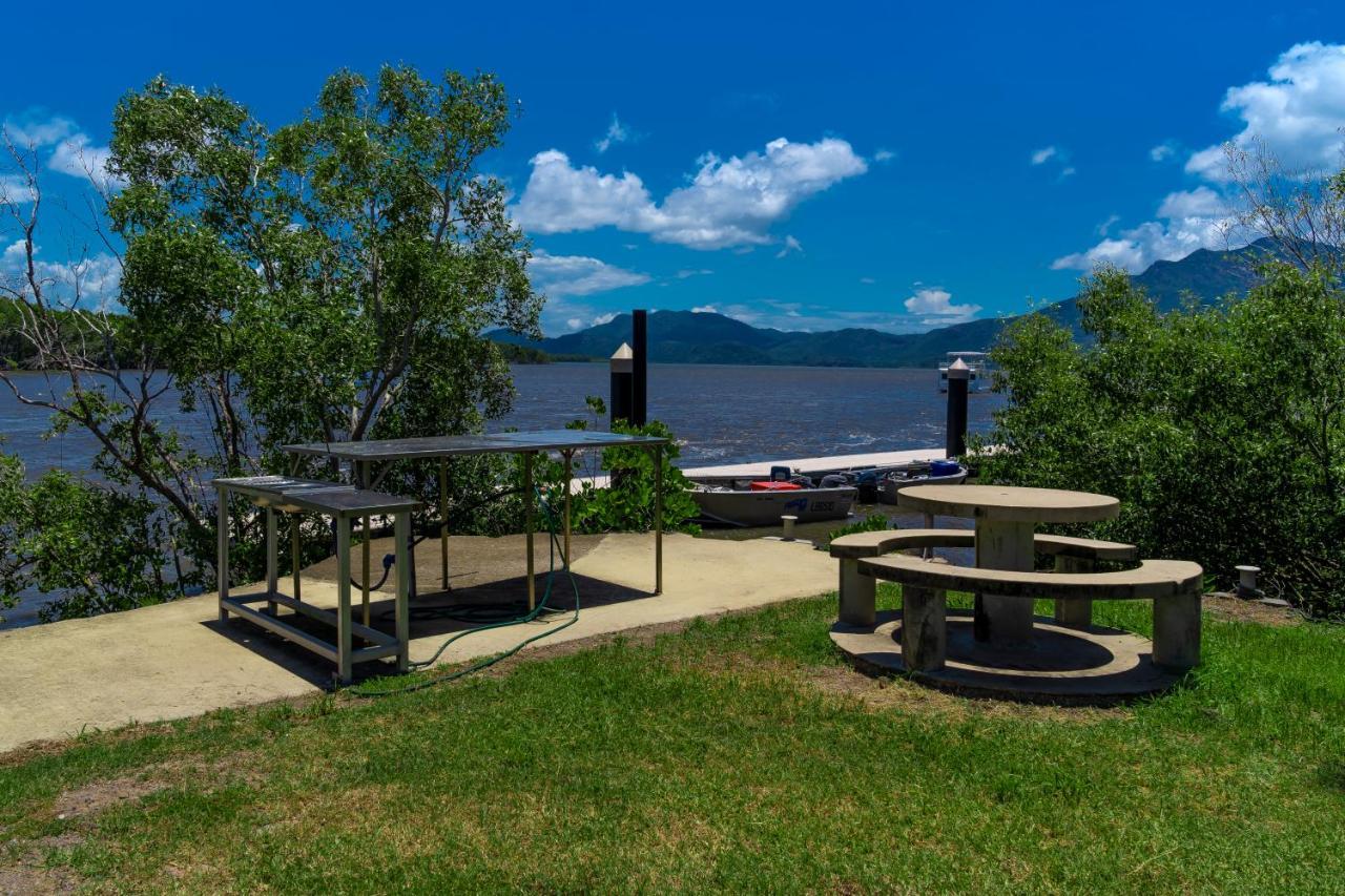 Lucinda Fishing Lodge Ngoại thất bức ảnh